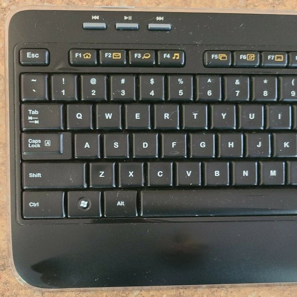 Logitech MK520 Wireless Keyboard And Mouse Combo With Manual - Picture 9 of 12